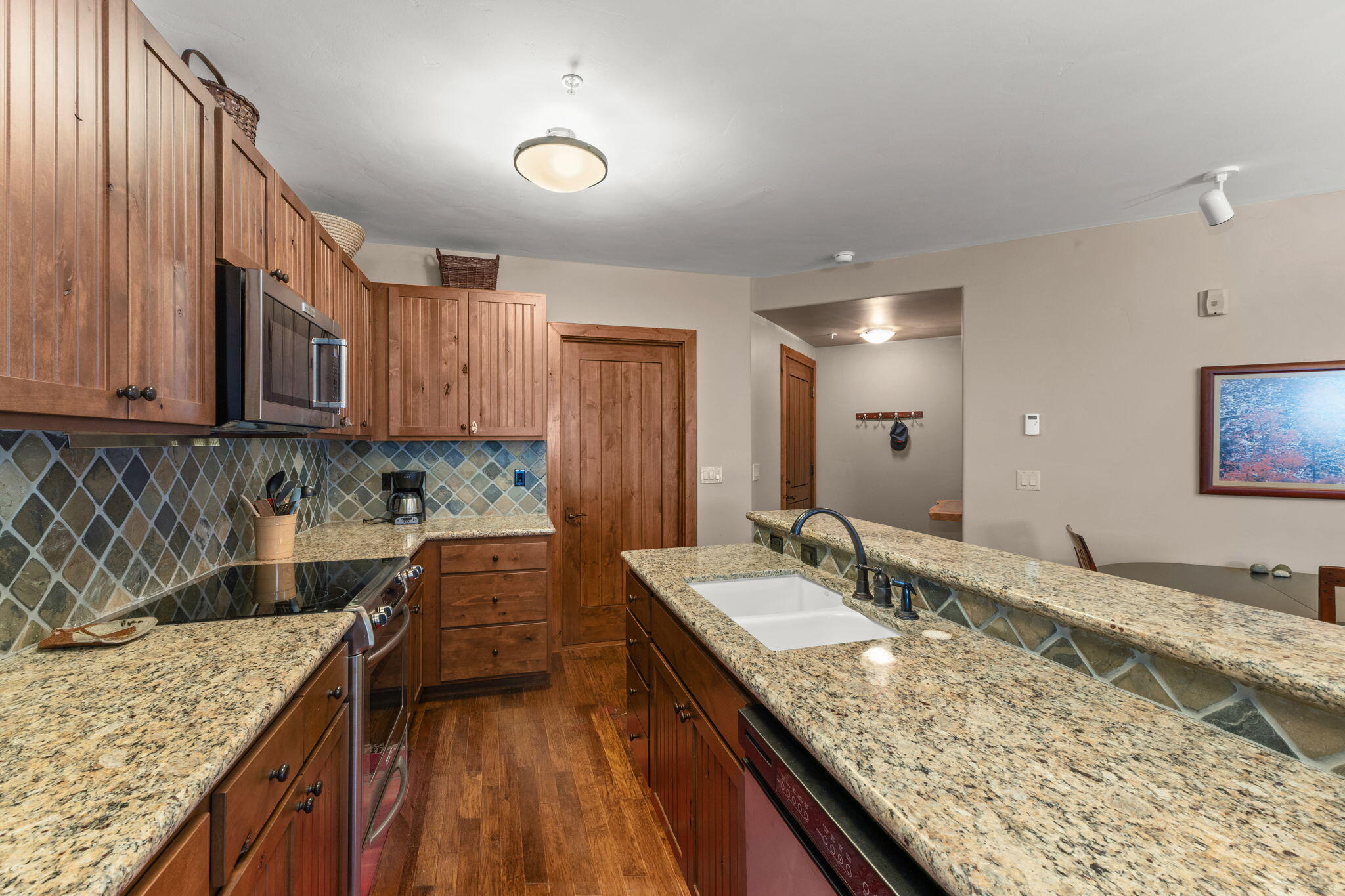 631 N Washington Ave 303 Property Photo 6