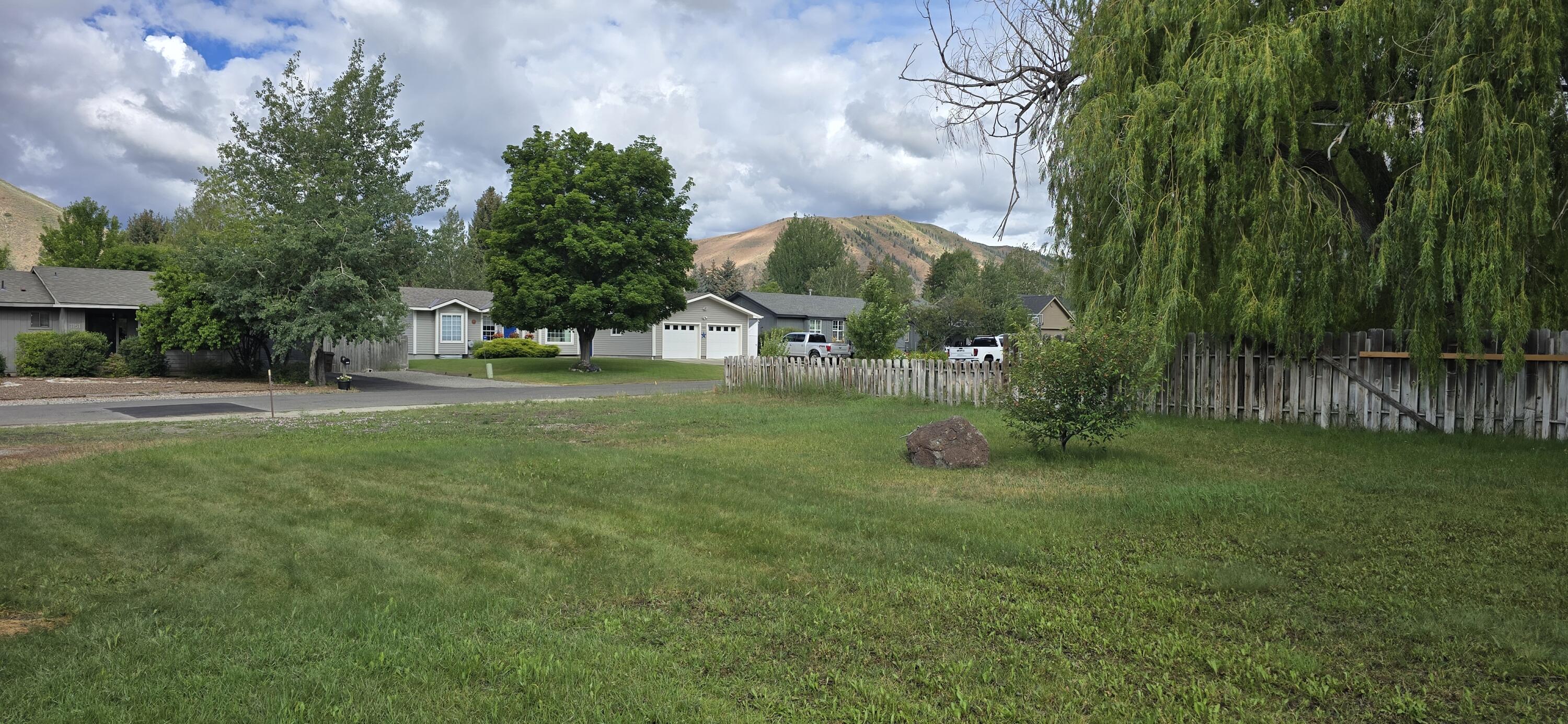 1200 Baldy View Dr Property Photo 9