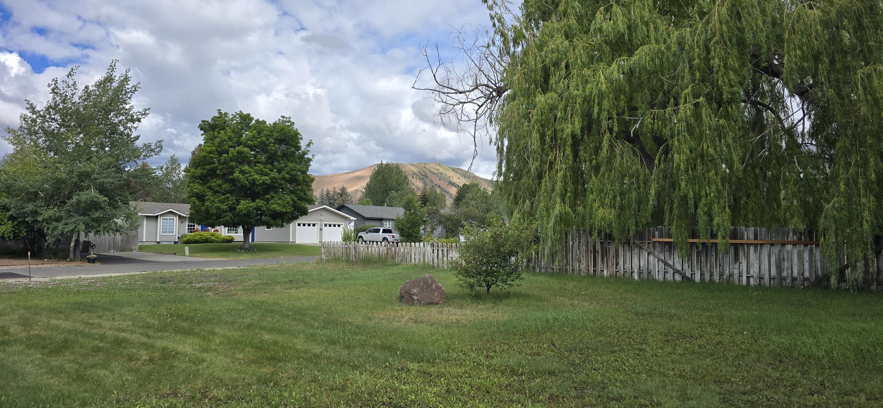 1200 Baldy View Dr Property Photo 10