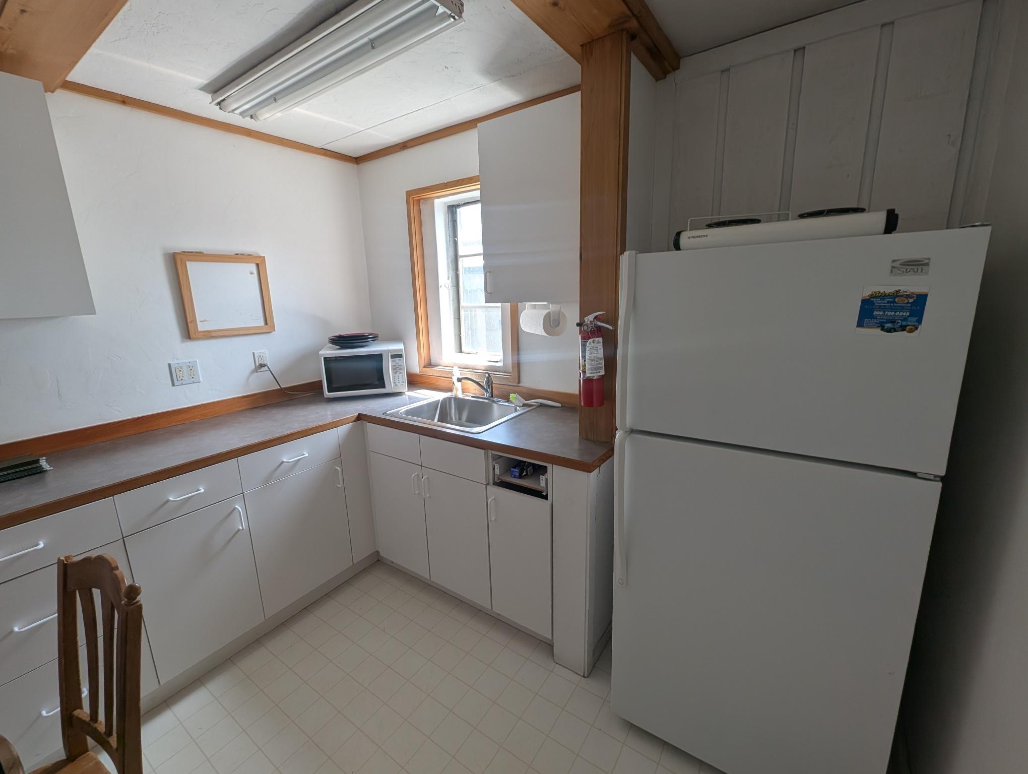 400 E Sun Valley Rd Property Photo 5
