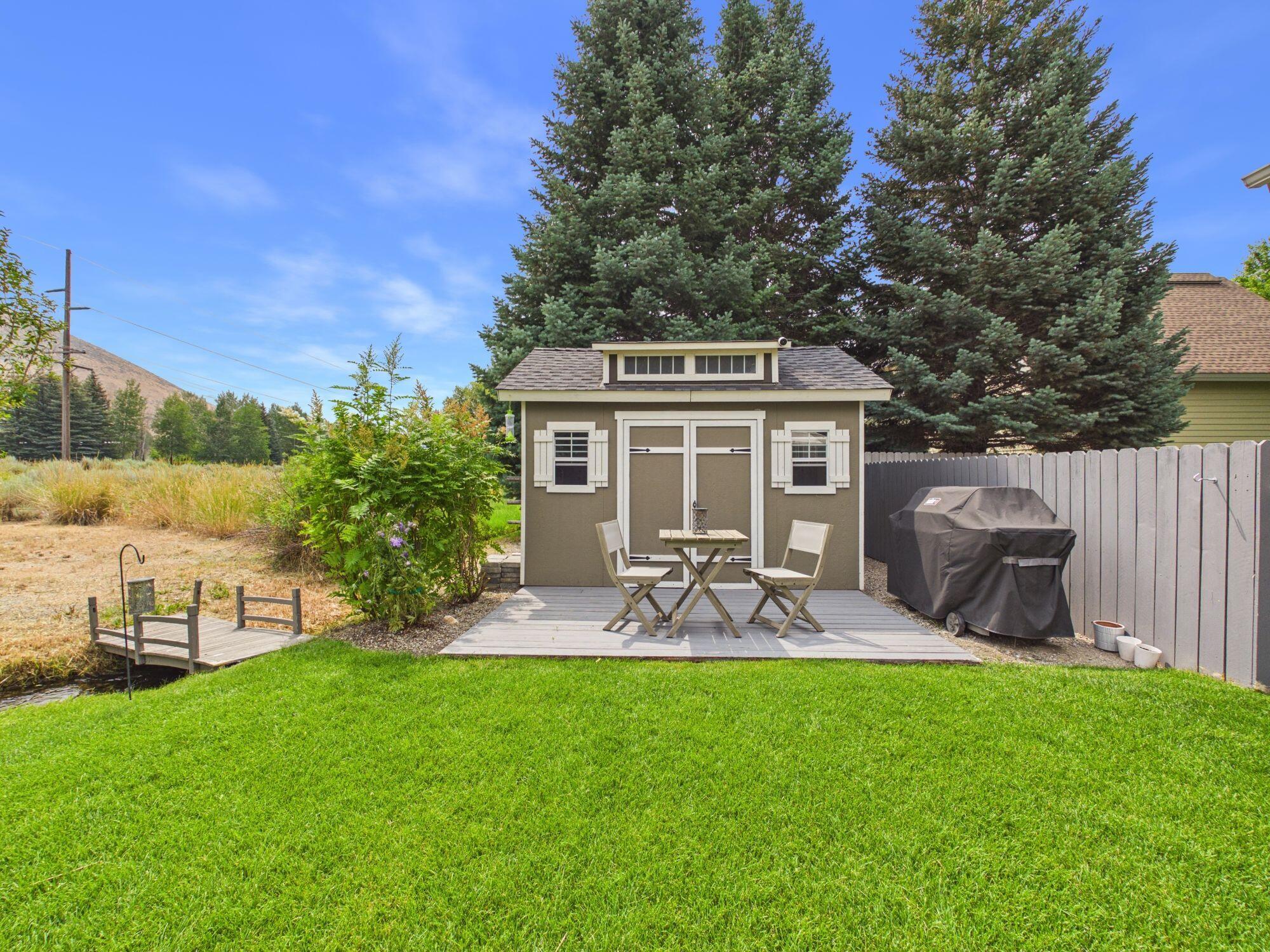 670 Kintail Dr Property Photo 33
