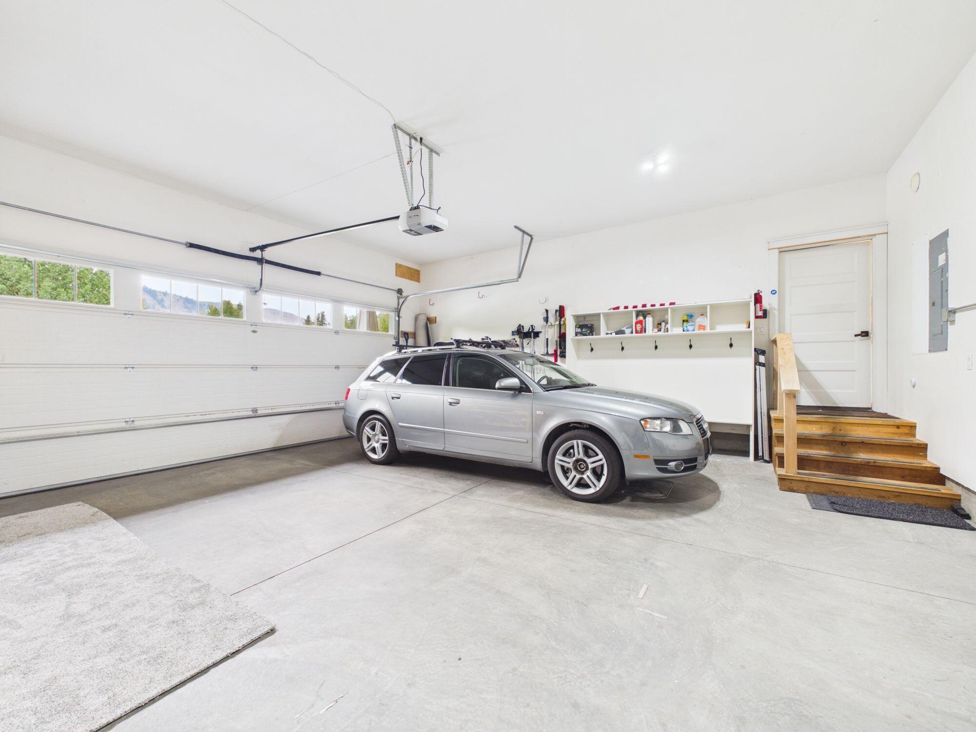 670 Kintail Dr Property Photo 35