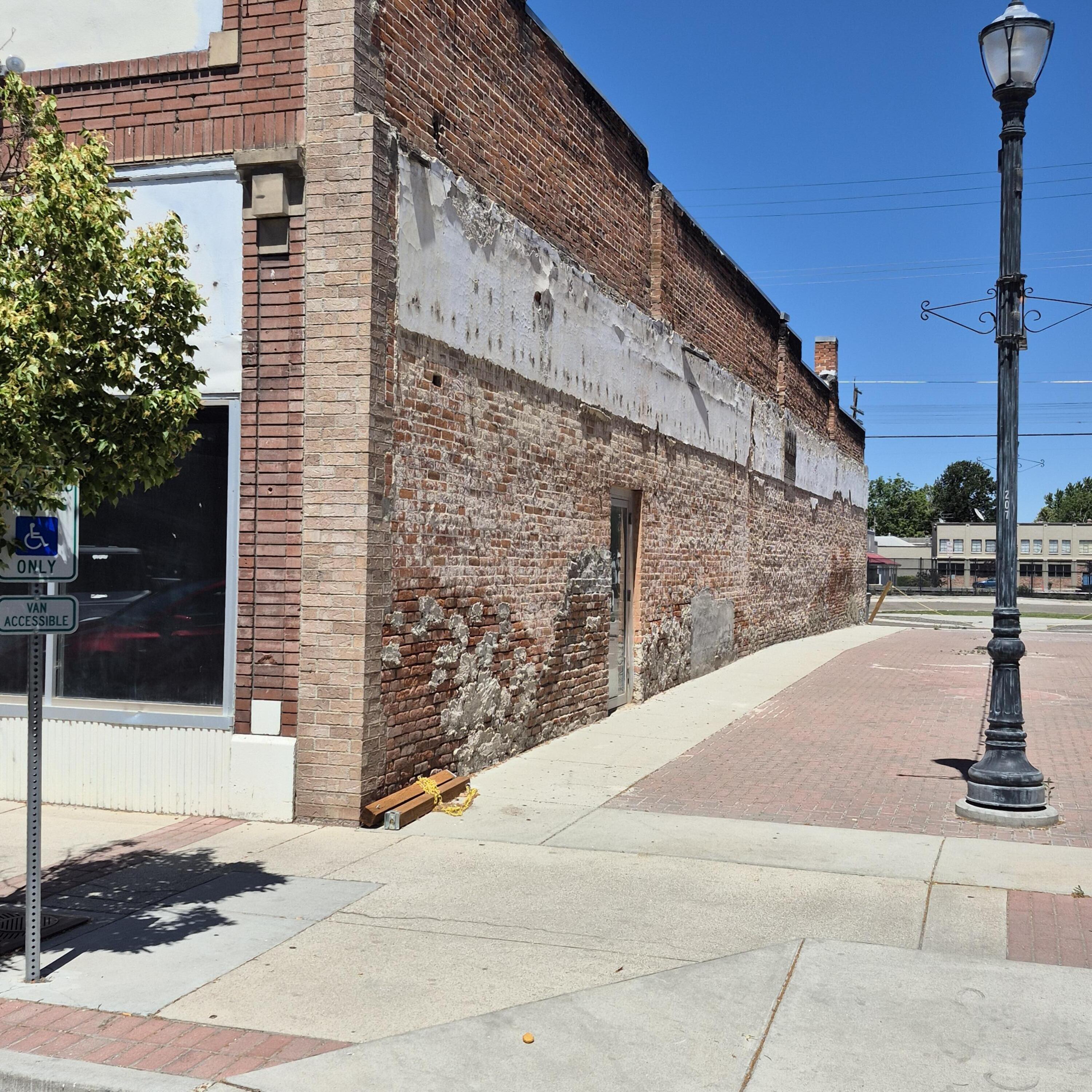 707 Main St Property Photo 3