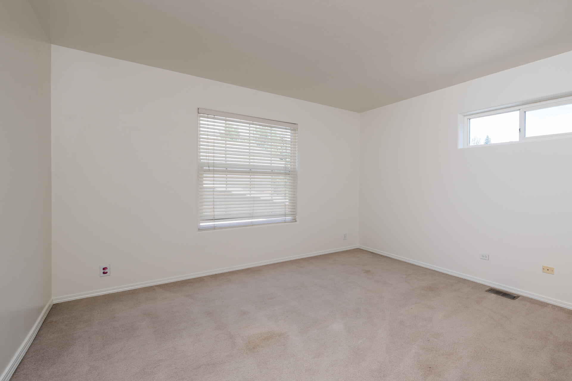 431 Calumet Ct Property Photo 18