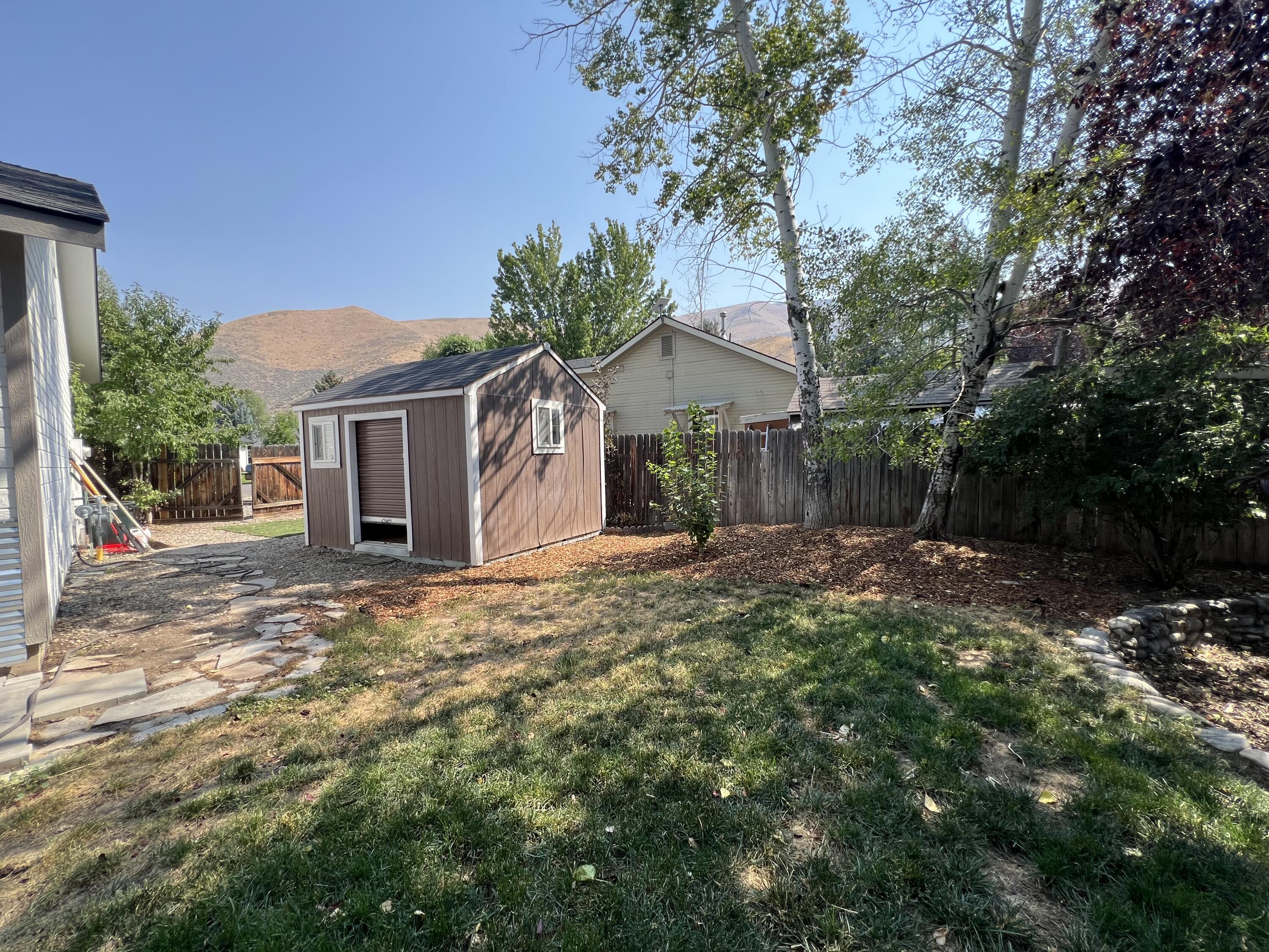 1020 Cherry Creek Dr Property Photo 23