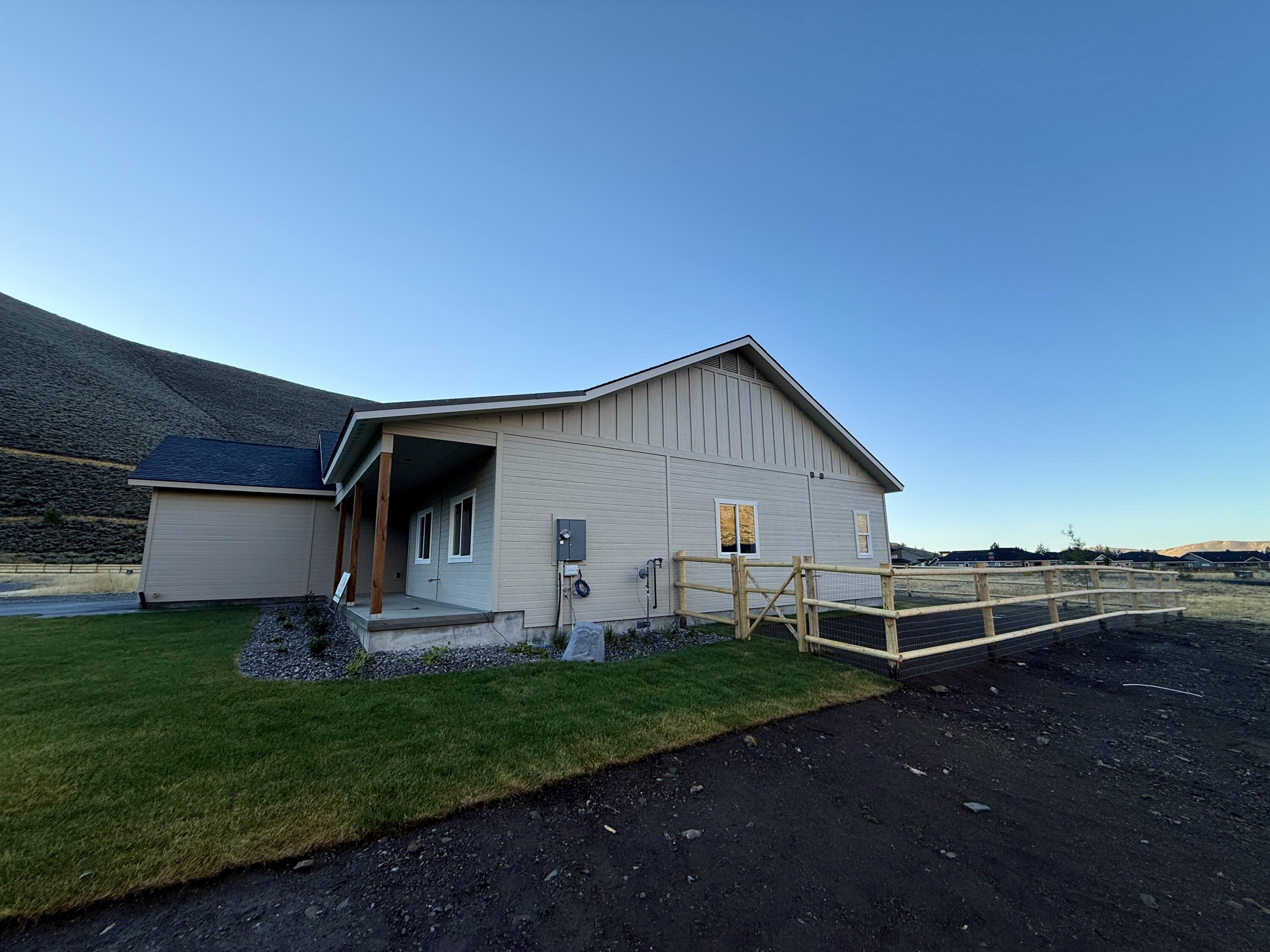 107 Billings Ct Property Photo 8