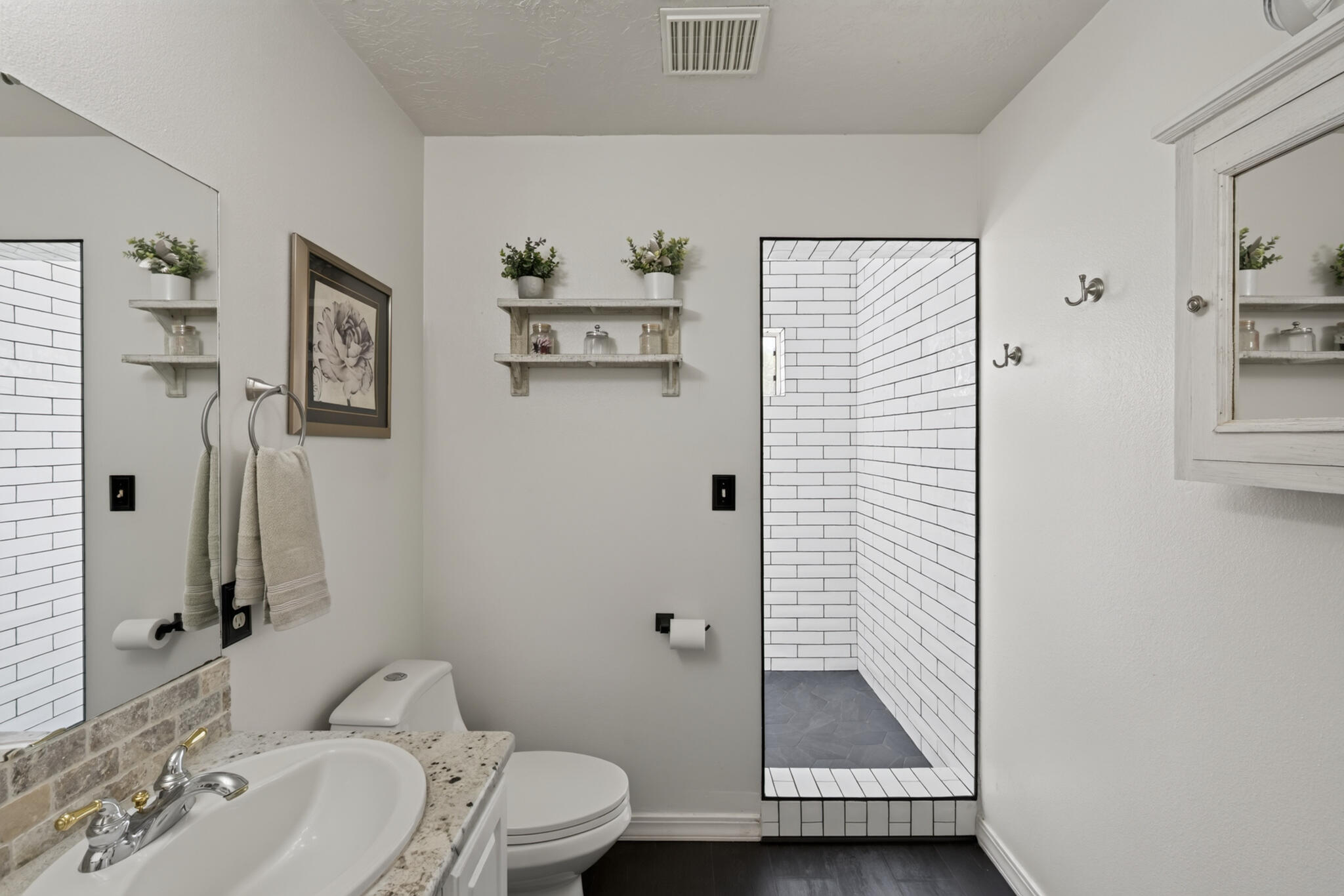 261 Melrose St Property Photo 14