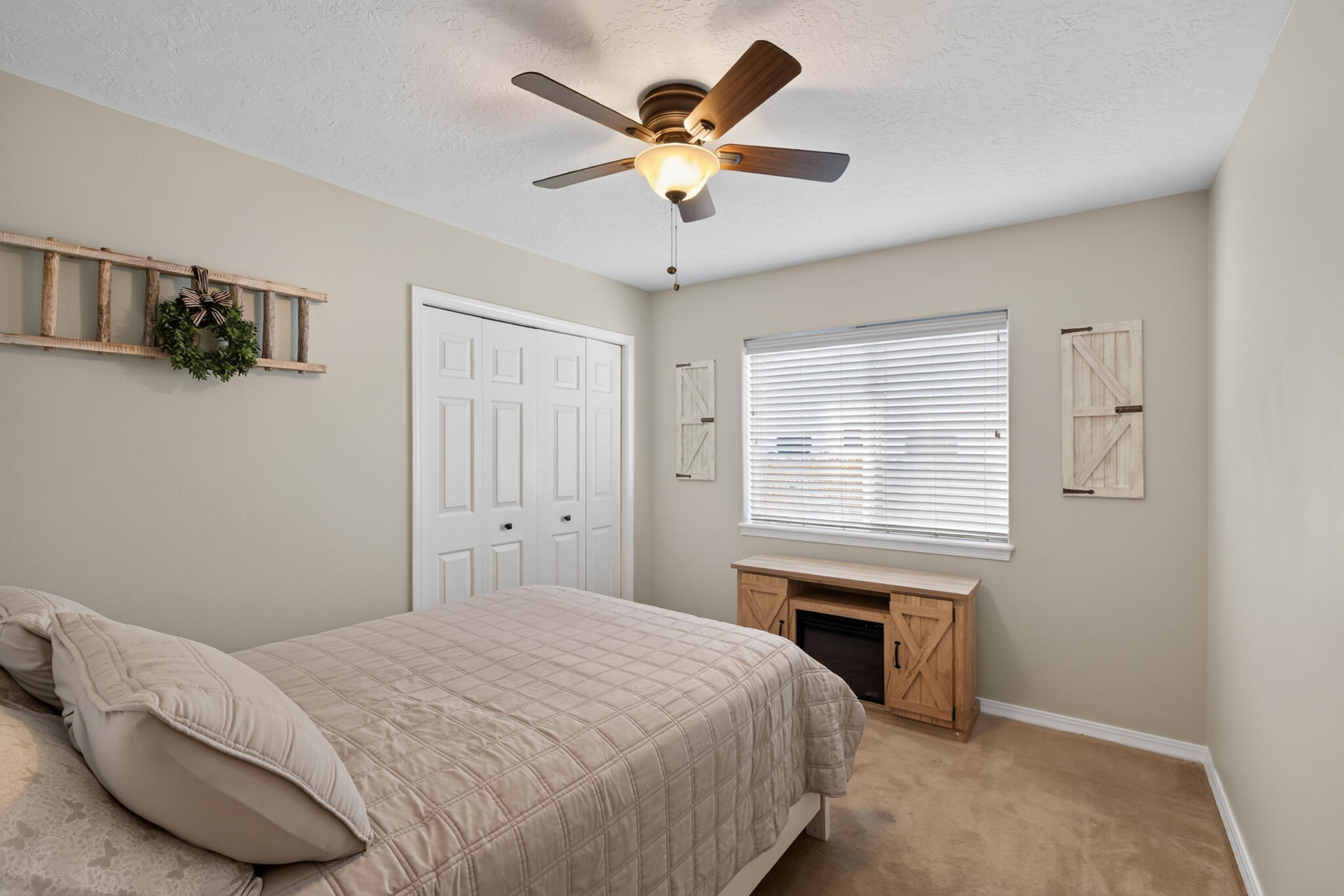 261 Melrose St Property Photo 16