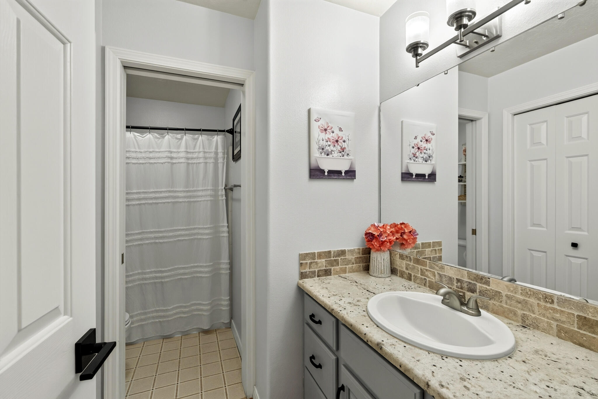 261 Melrose St Property Photo 18