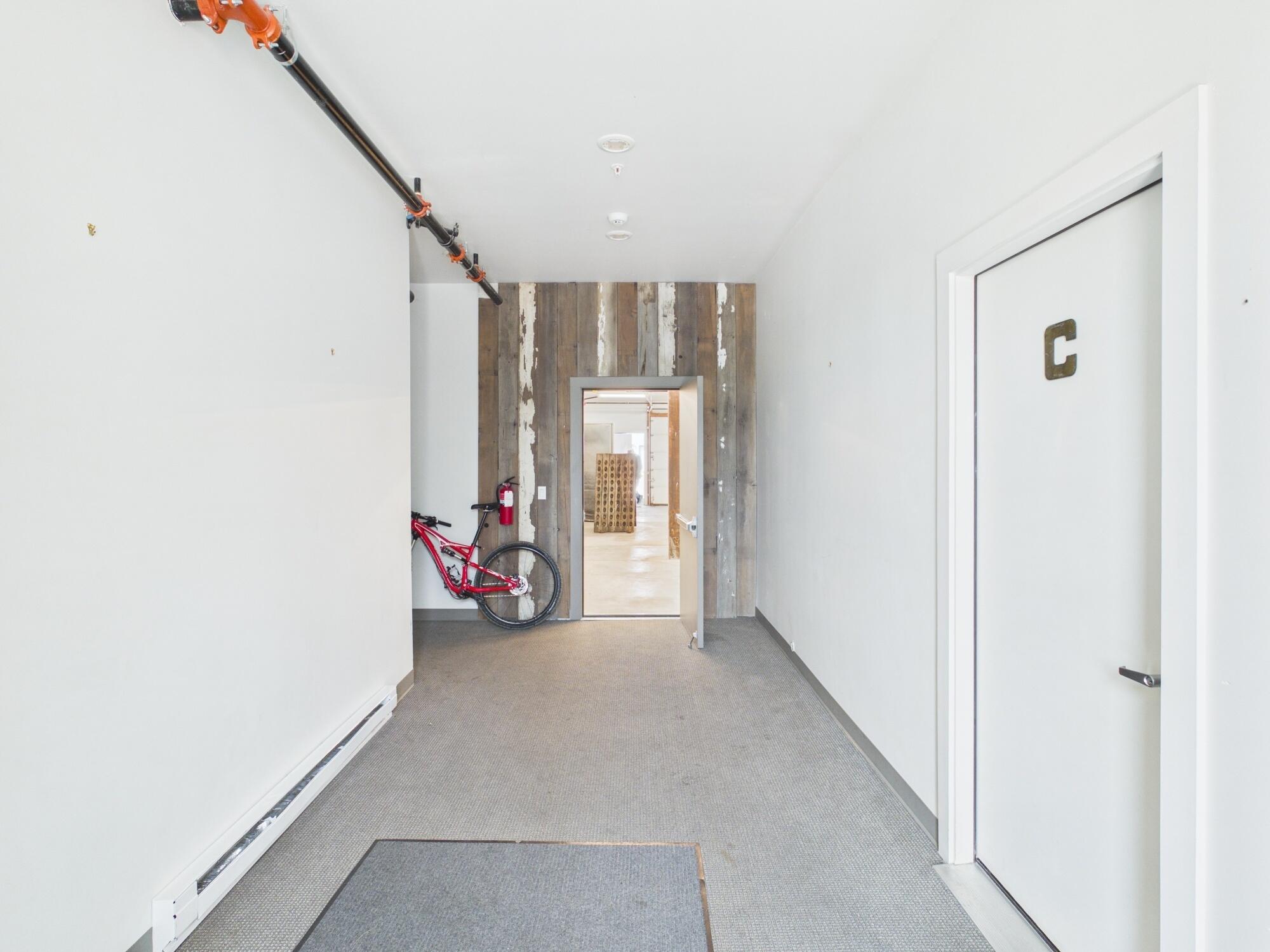 121 Honeysuckle St Property Photo 3