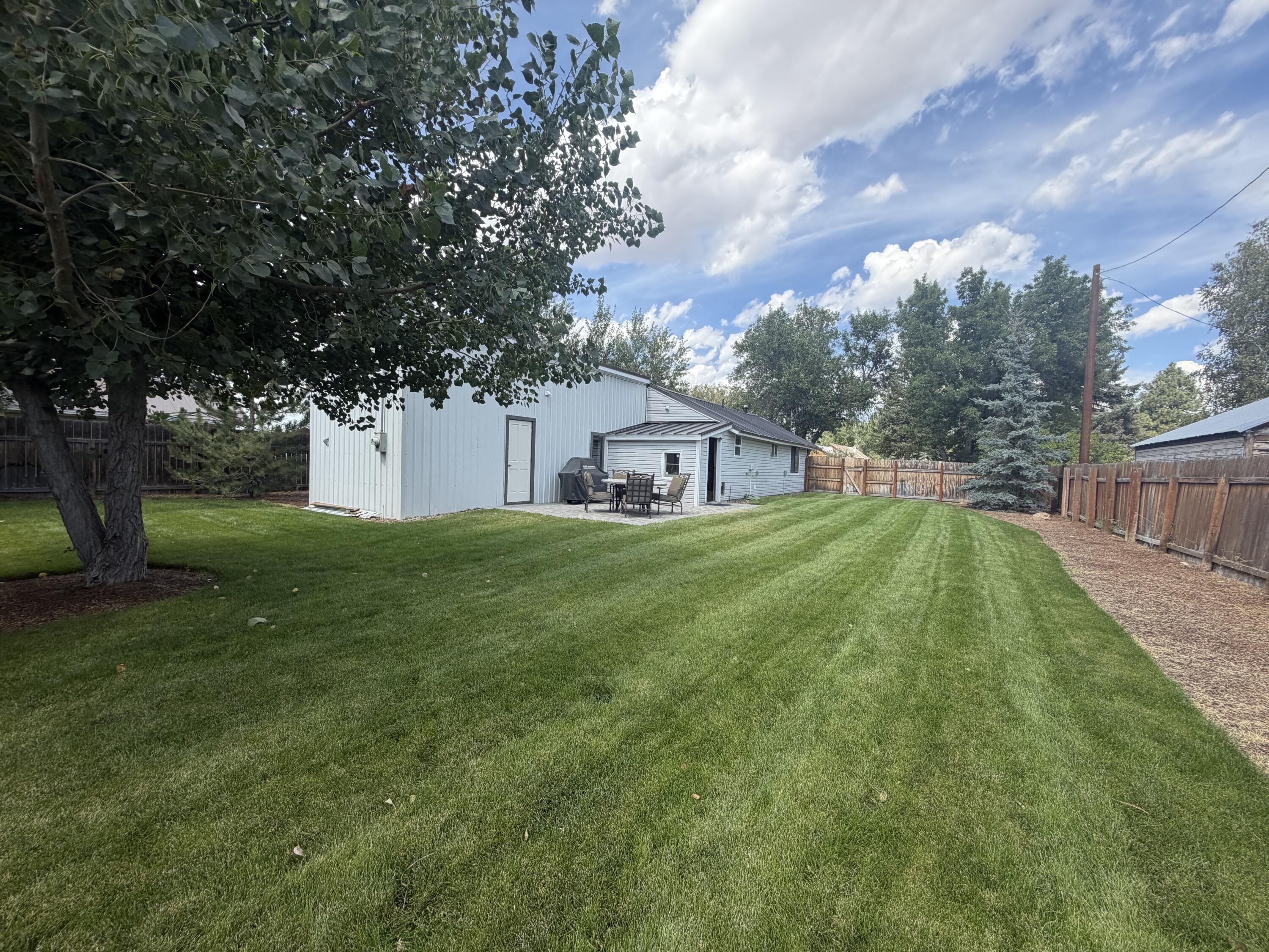 314 Willow Ave W Property Photo 3