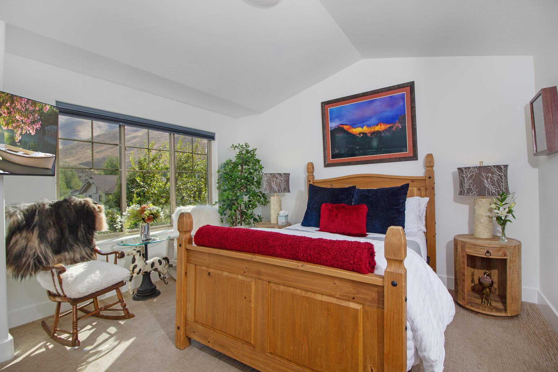 2455 Woodside Blvd Property Photo 11