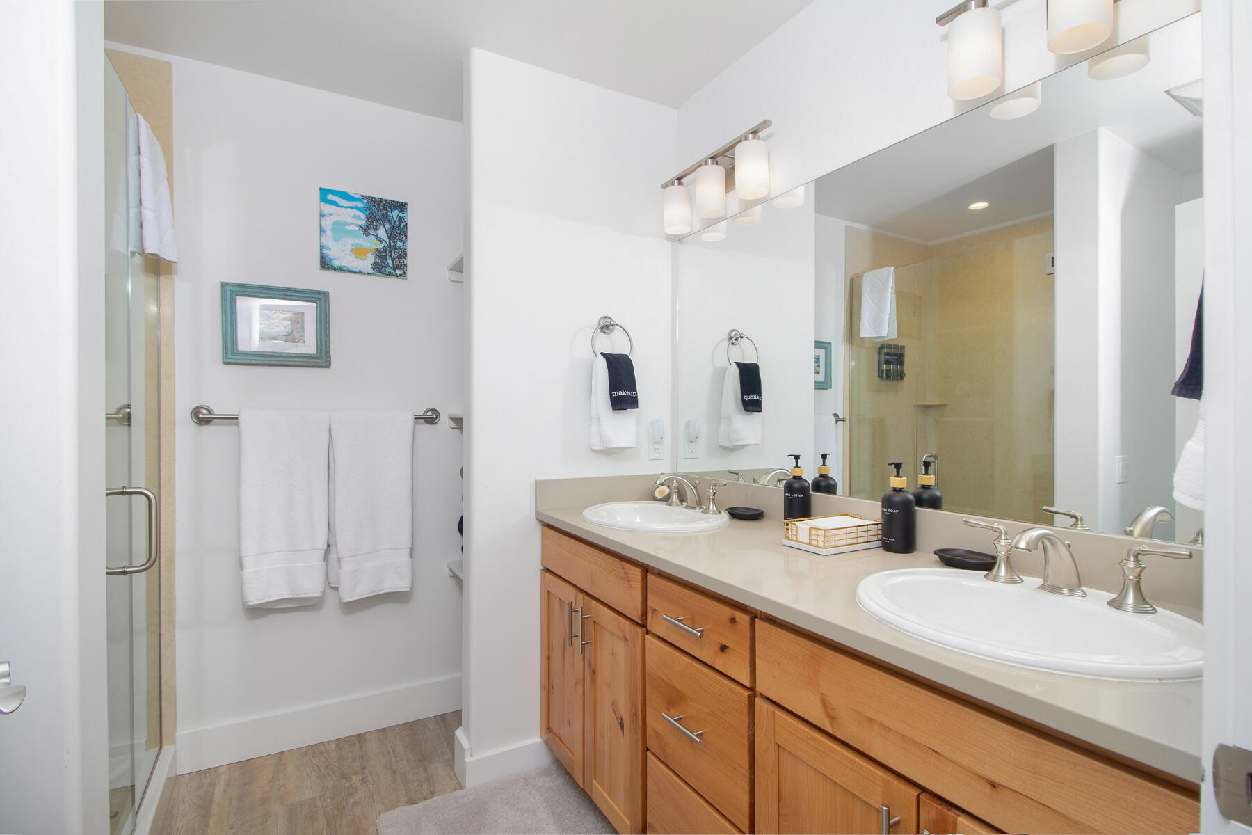 2455 Woodside Blvd Property Photo 13