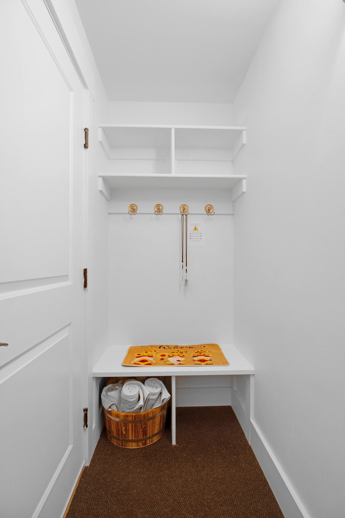 2455 Woodside Blvd Property Photo 18