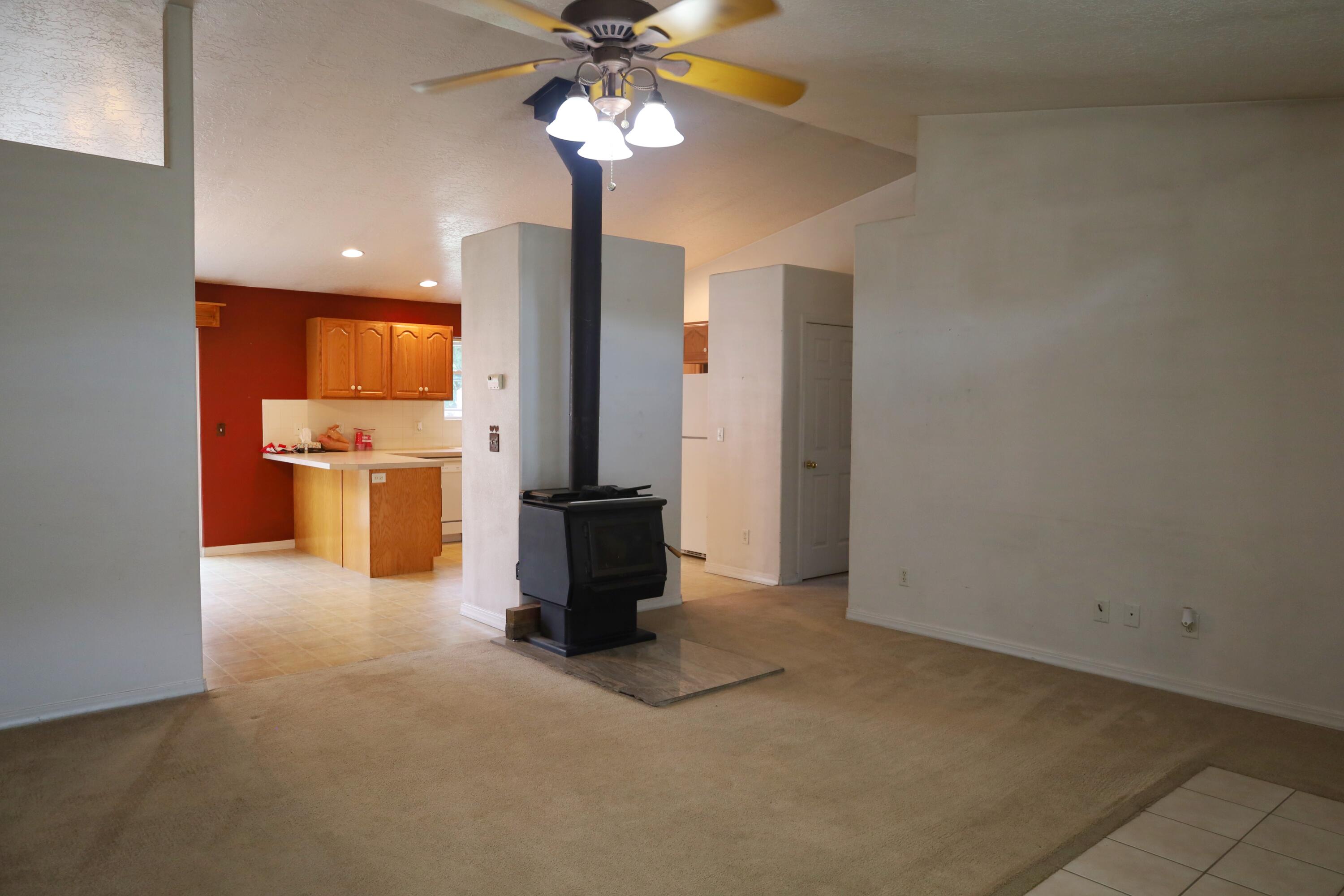 590 N 1st St Property Photo 6