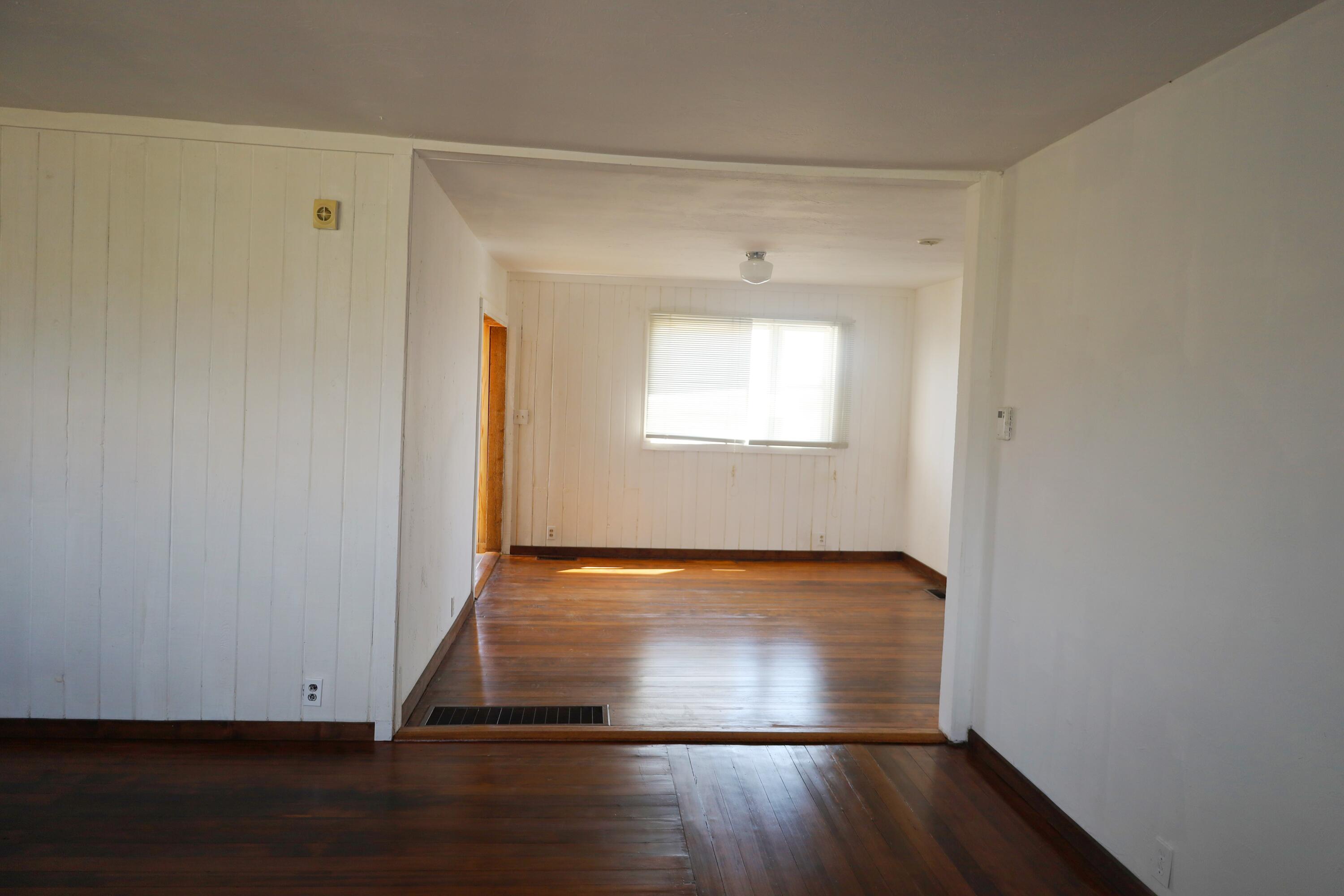 1674 Little Wood Reservoir Rd Property Photo 10