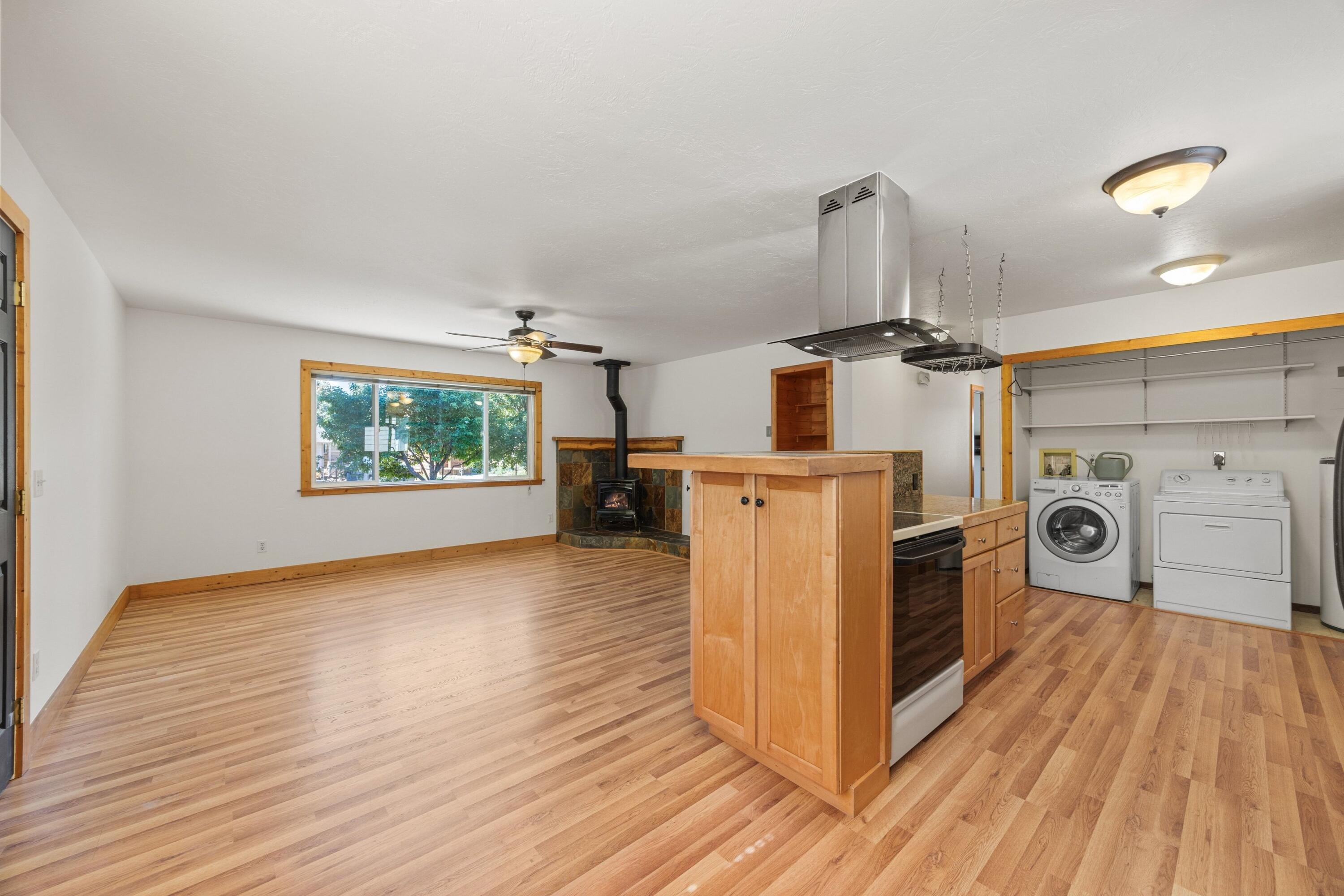 3041 Beaver Brook Dr Property Photo 4