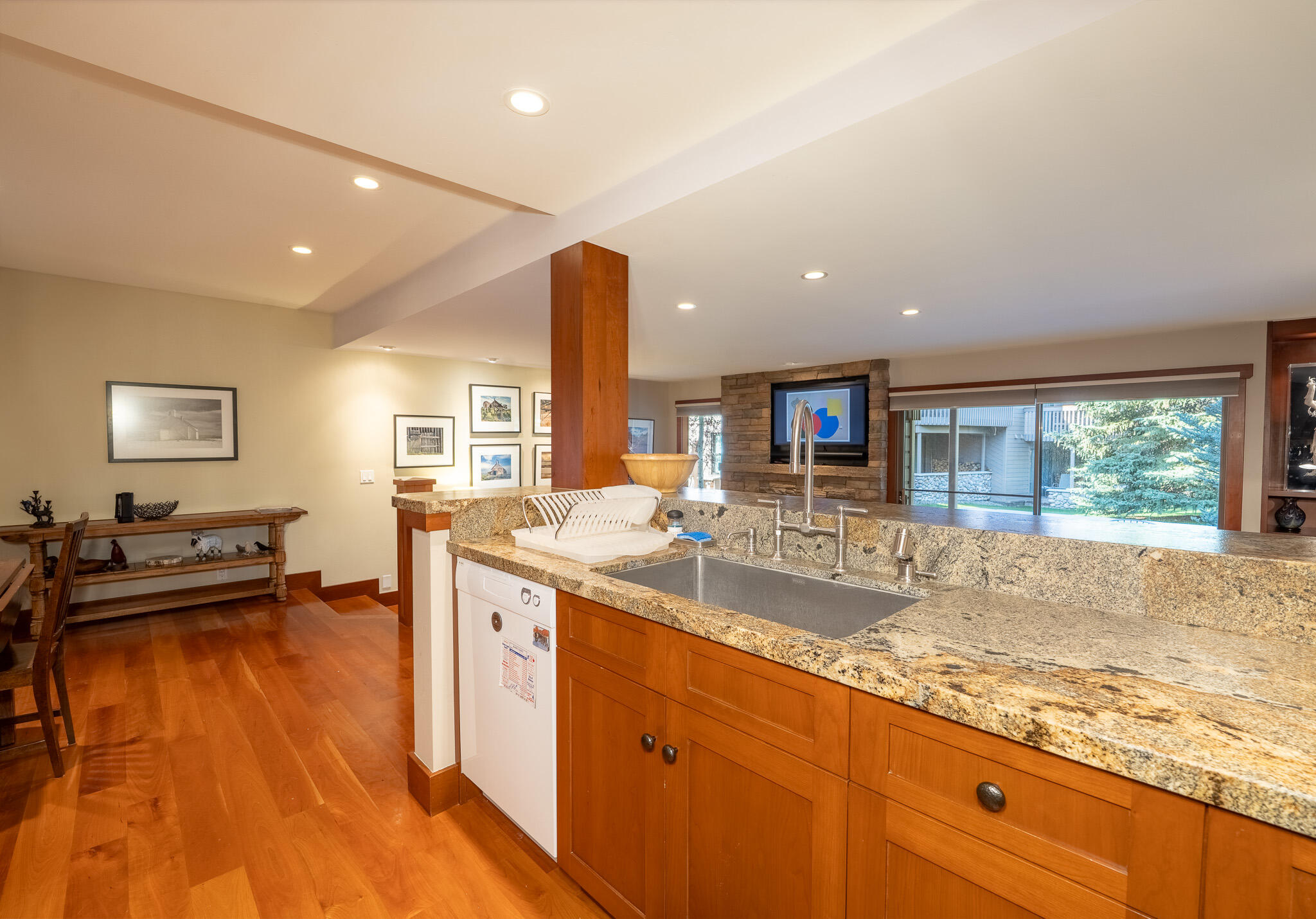 1522 Snow Creek Condo Dr Property Photo 3