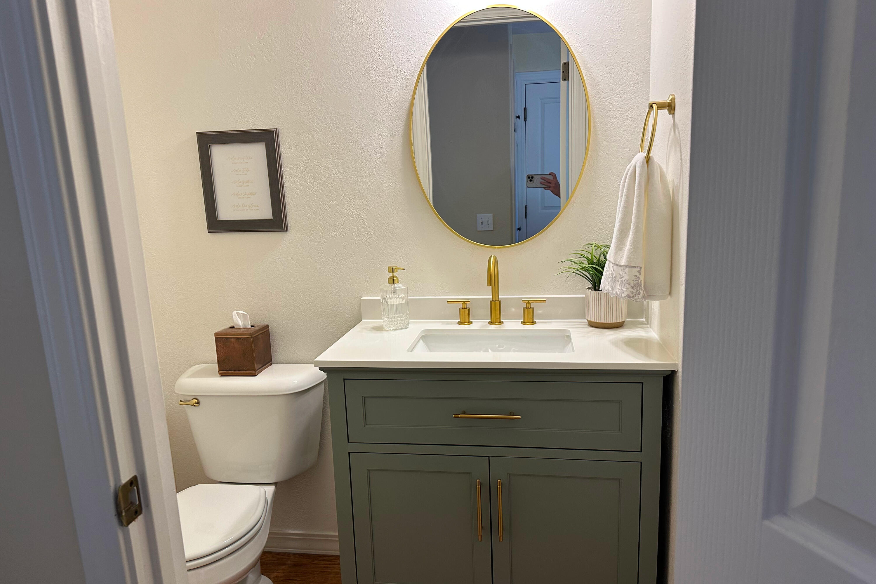 3231 Woodside Blvd Property Photo 10