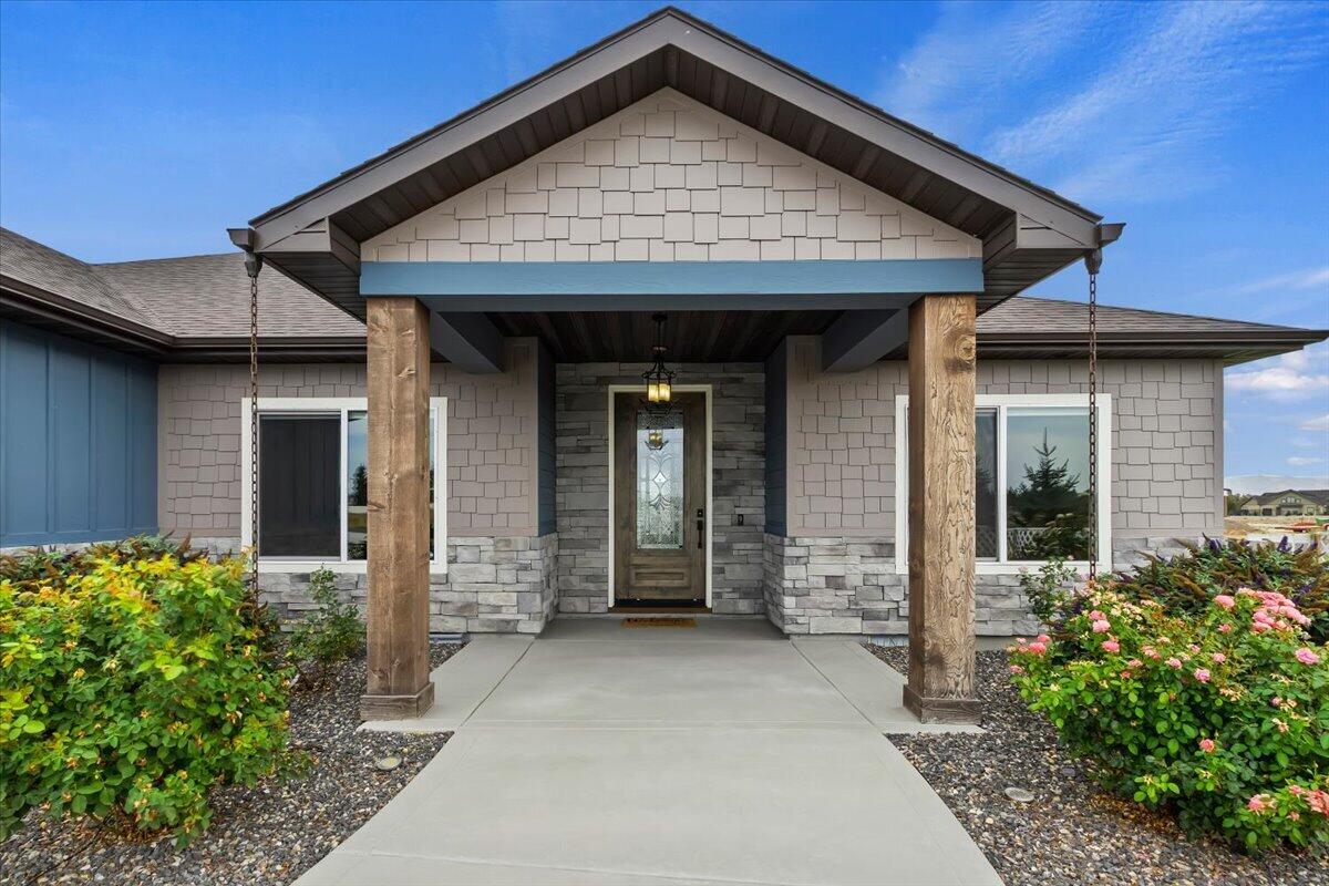 377 Skyline Dr Property Photo 6