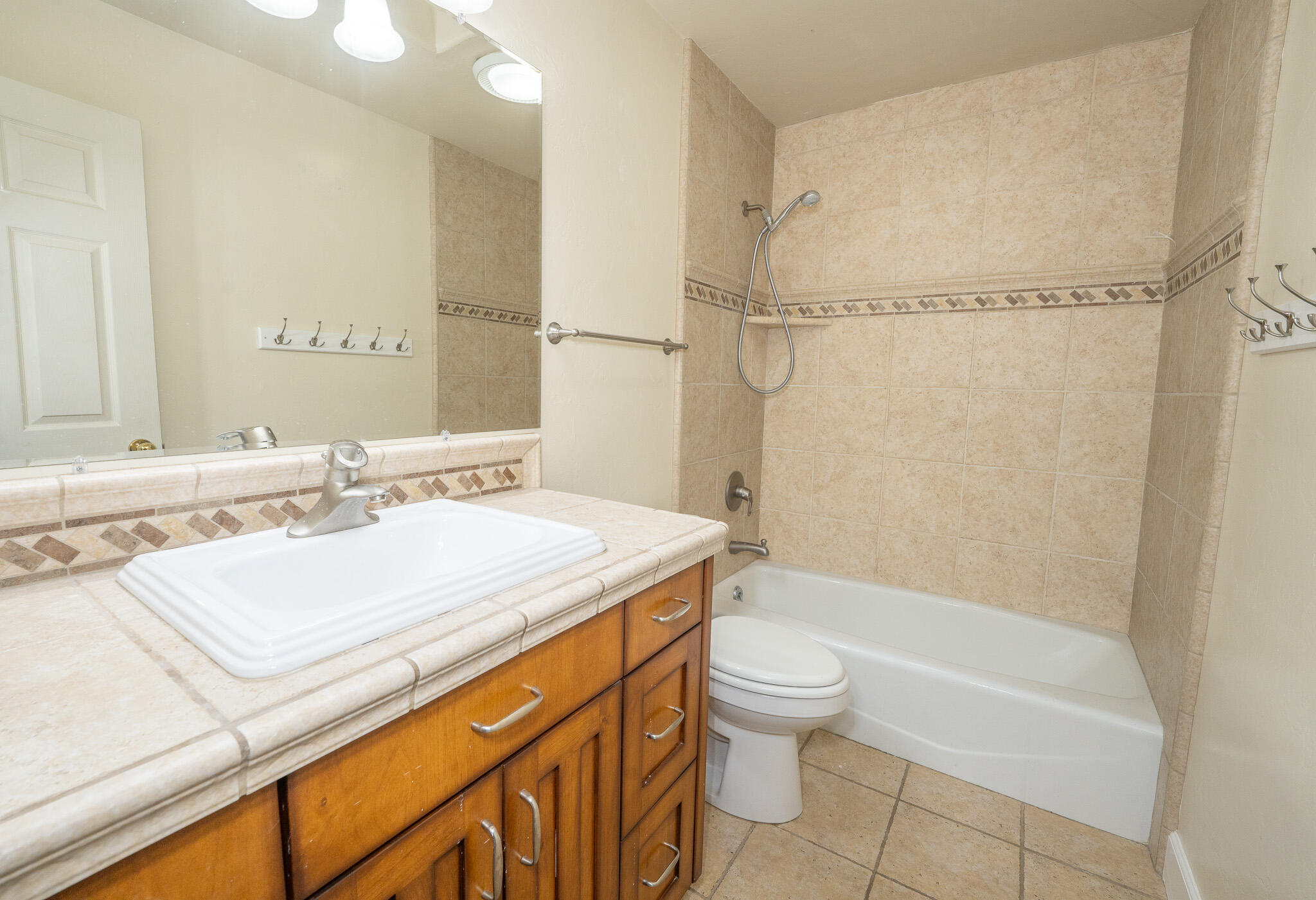 1830 Northridge Dr Property Photo 14