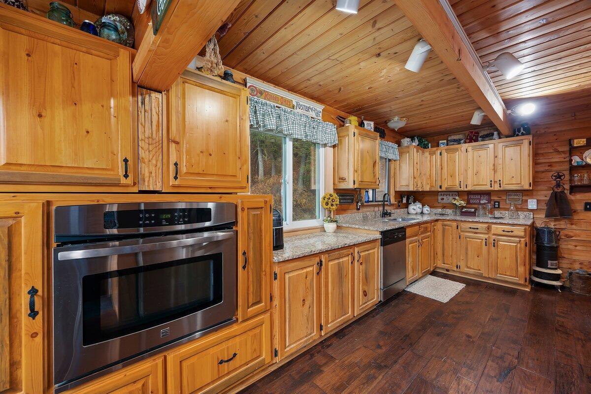 2476 N Pine-featherville Rd Property Photo 24