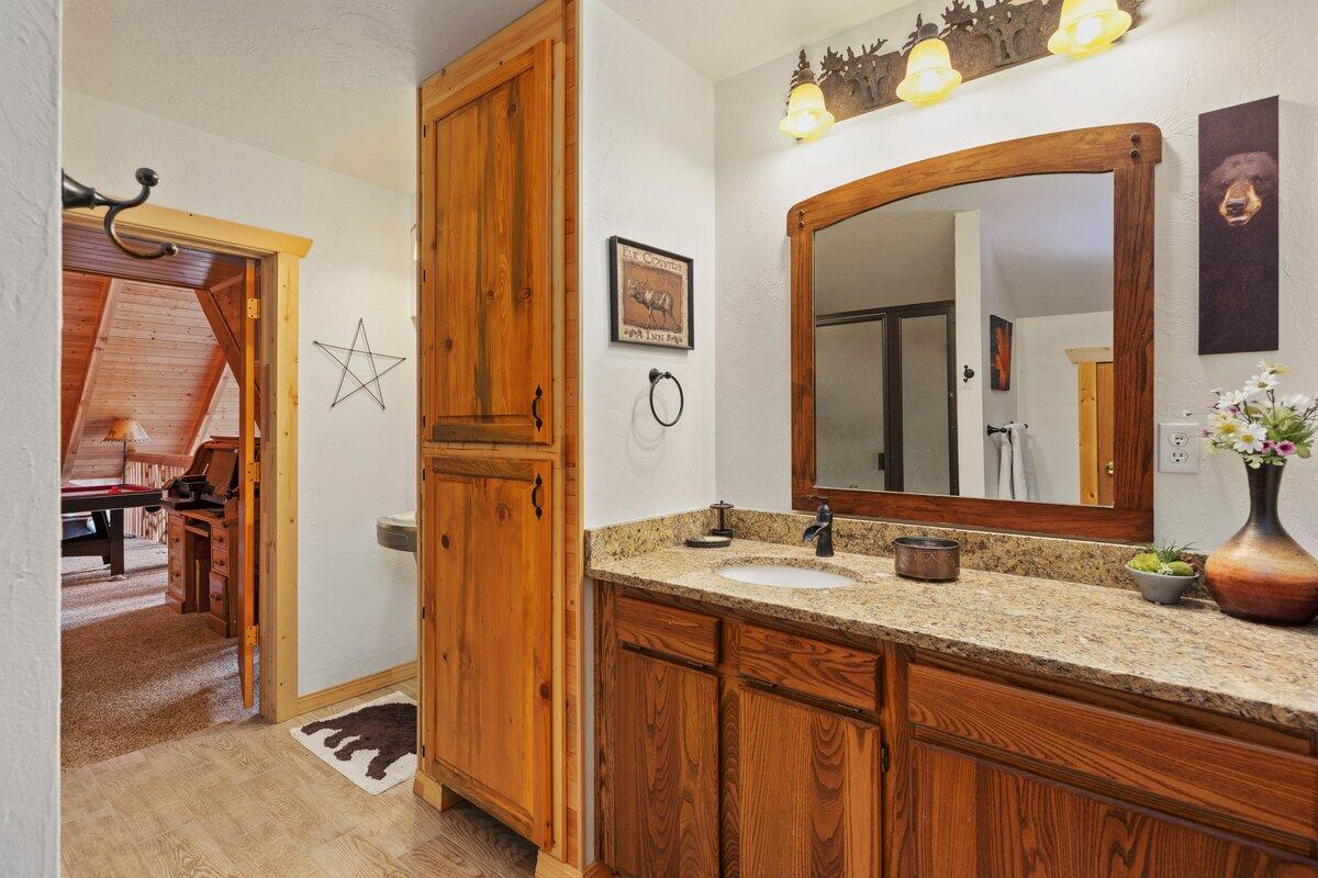 2476 N Pine-featherville Rd Property Photo 32