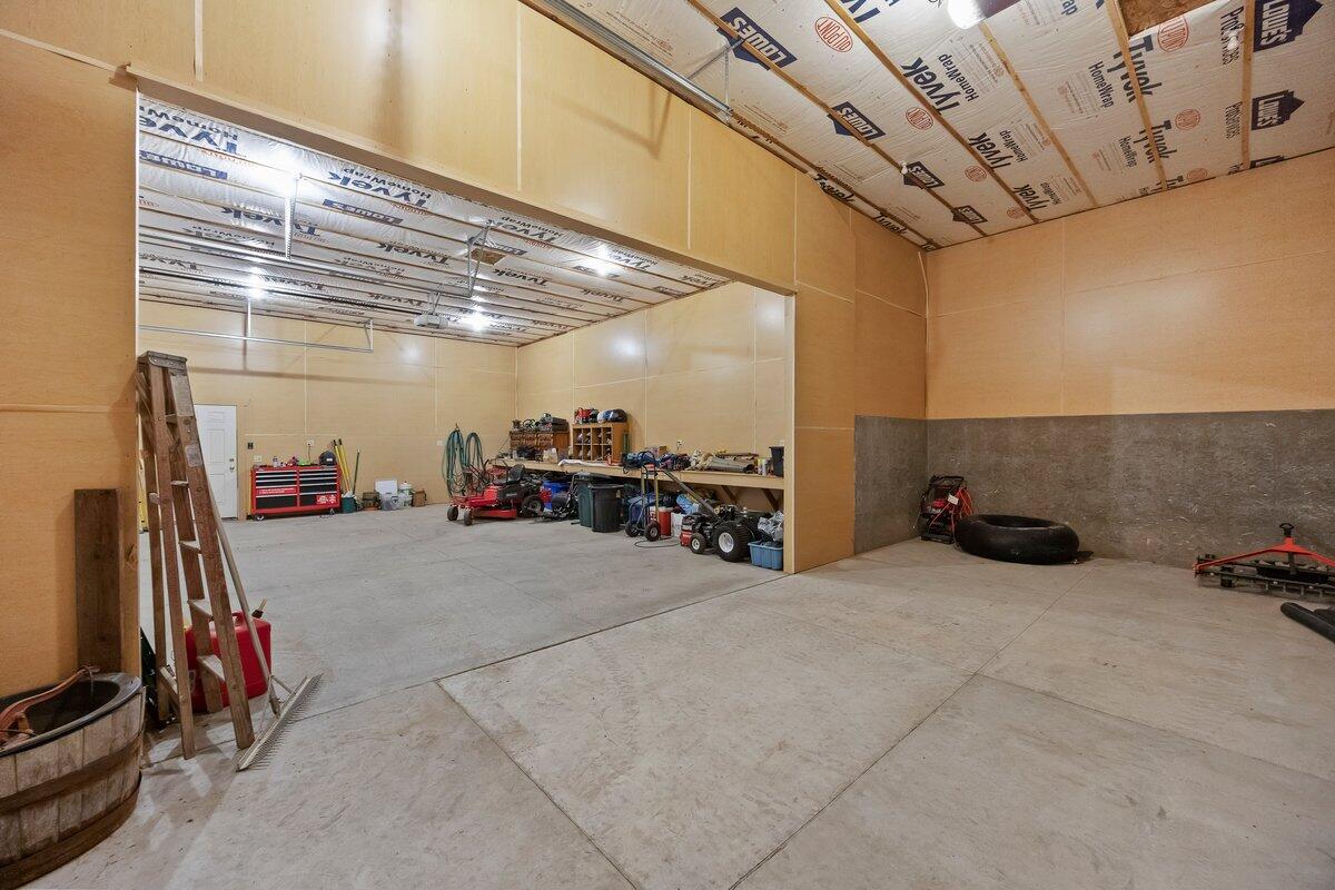 2476 N Pine-featherville Rd Property Photo 42