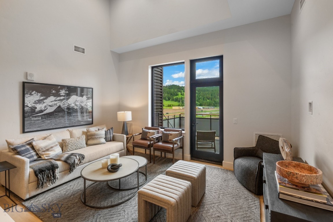 211 Town Center Avenue 2d Property Photo