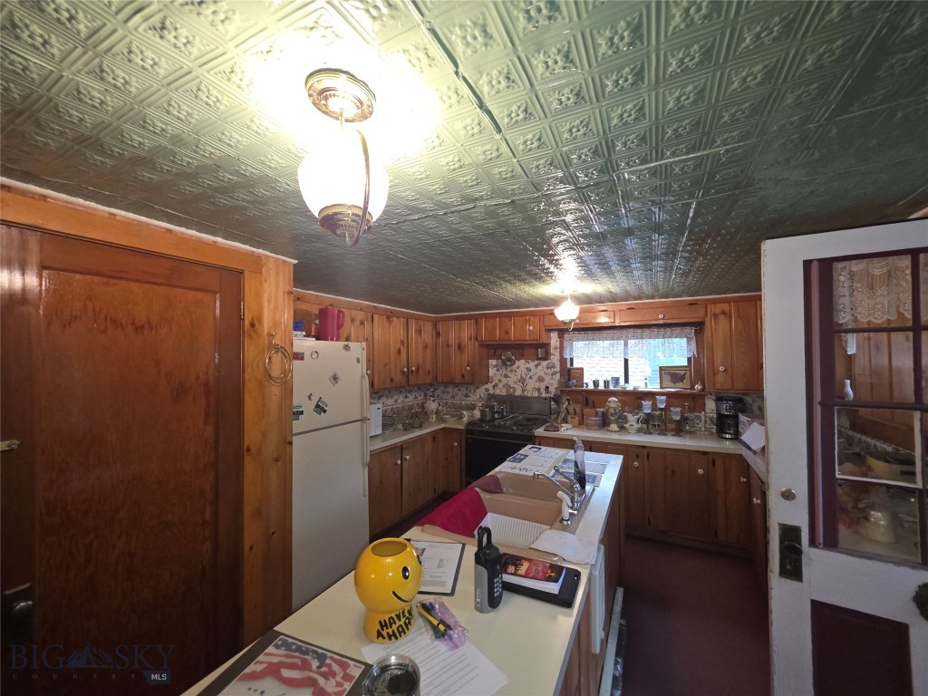 115 E Idaho Property Photo 10