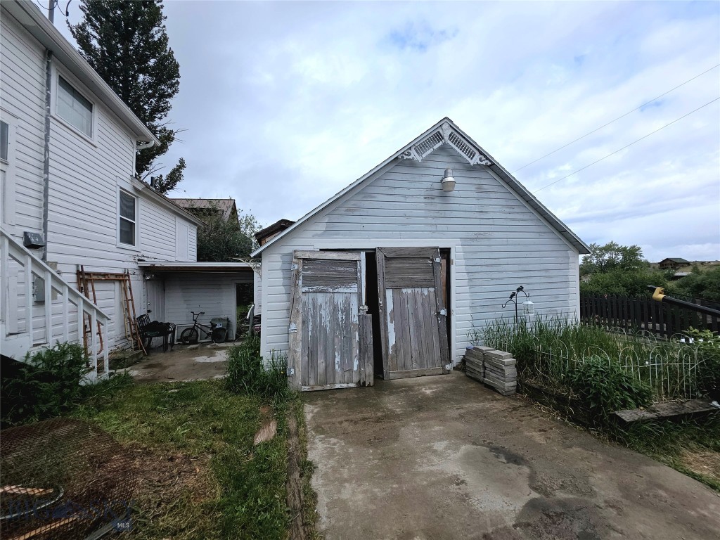 115 E Idaho Property Photo 37
