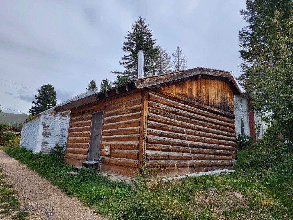 115 E Idaho Property Photo 40