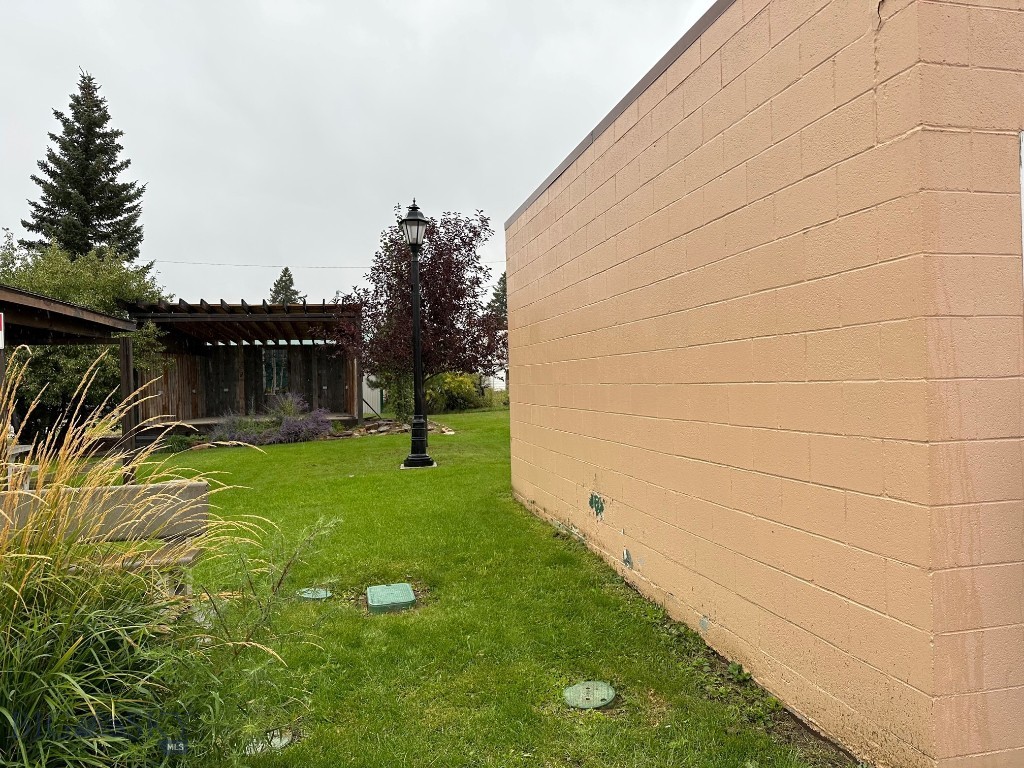 107 E Main Street Property Photo 6