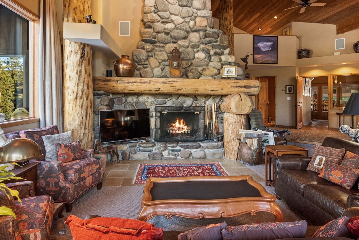 5255 Lone Mountain Trail Property Photo 7