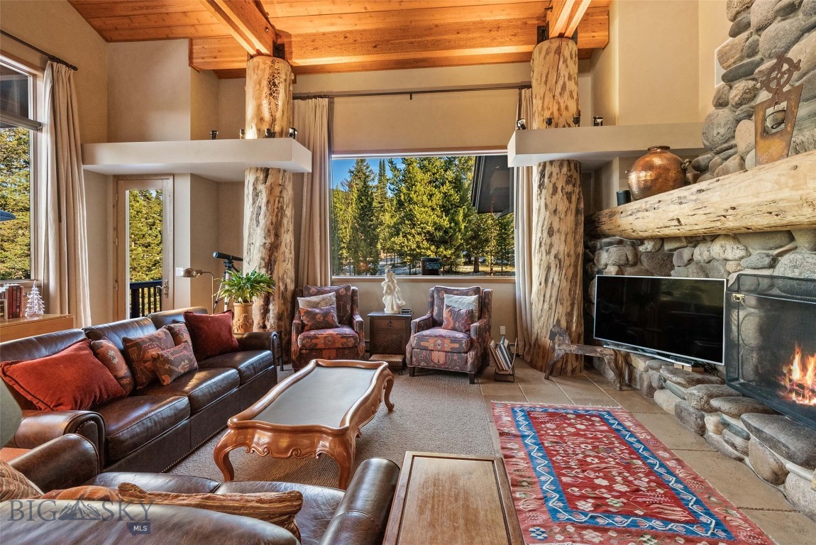 5255 Lone Mountain Trail Property Photo 8