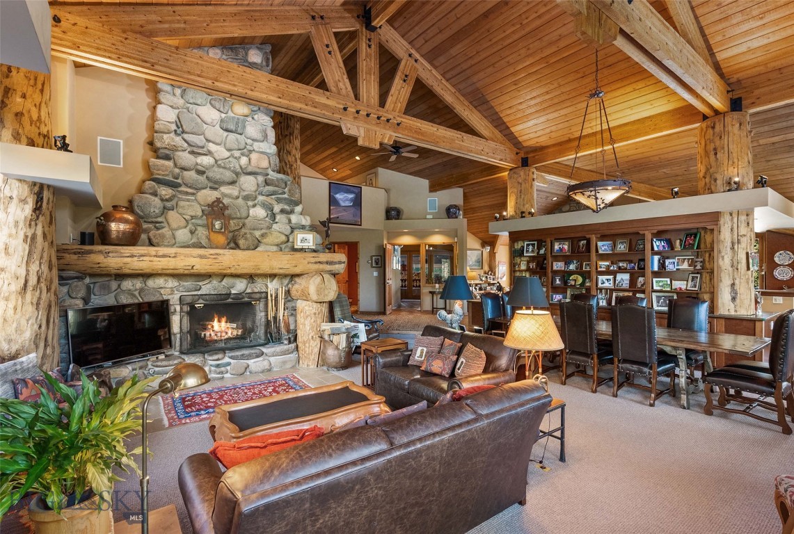 5255 Lone Mountain Trail Property Photo 9