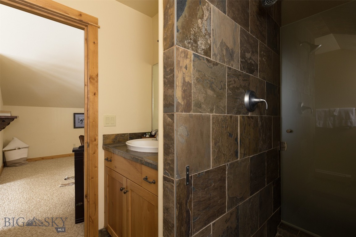 21 Black Eagle Road 28 Property Photo 36