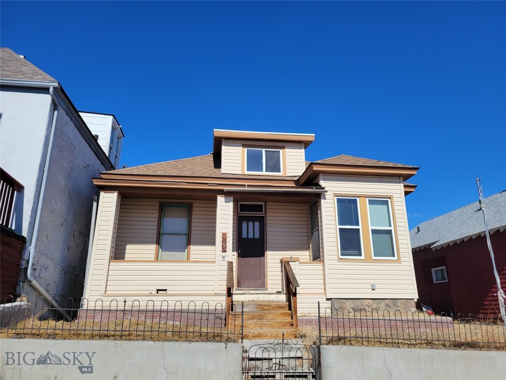 1105 W Mercury Street Property Photo 1