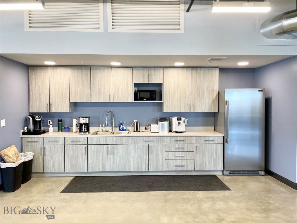 200 Highland Boulevard 201 Property Photo 8