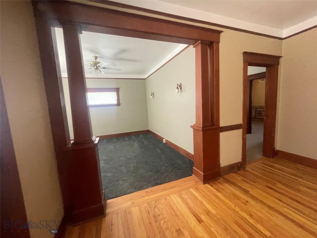 512 W Park Property Photo 8