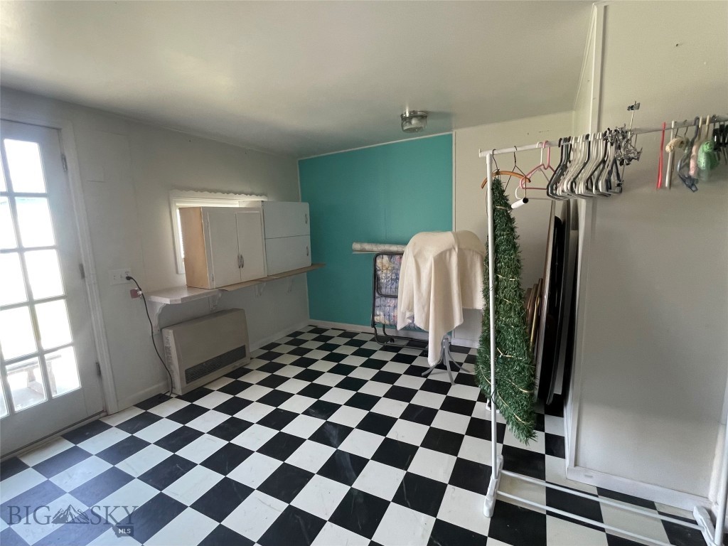 512 W Park Property Photo 16