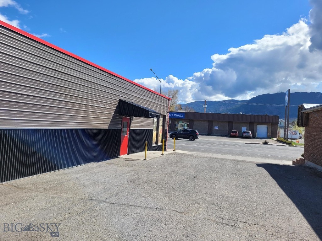 1921 Harrison Avenue Property Photo 4