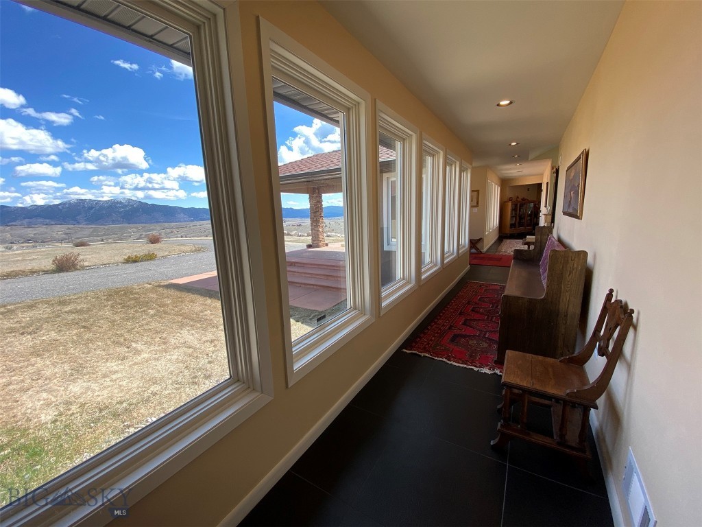 1424 Beef Trail Road Property Photo 5