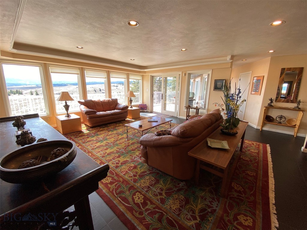 1424 Beef Trail Road Property Photo 13