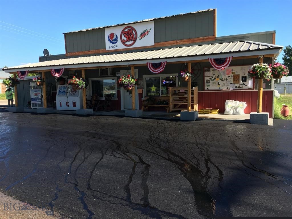 899 Three Mile Creek Road Property Photo 3