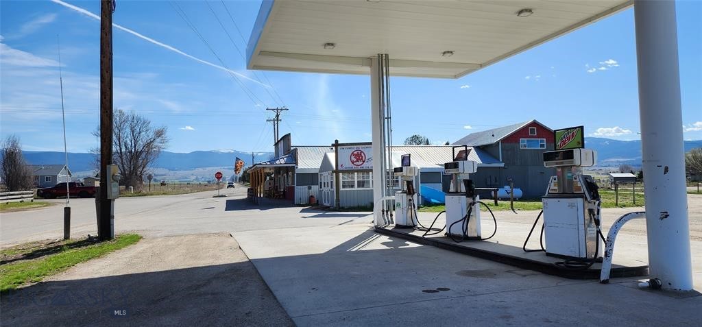 899 Three Mile Creek Road Property Photo 4