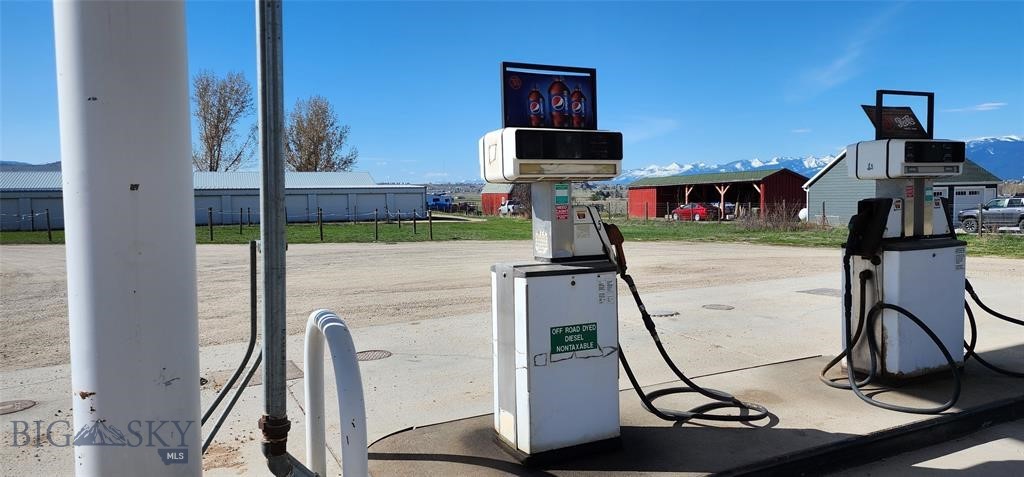 899 Three Mile Creek Road Property Photo 7