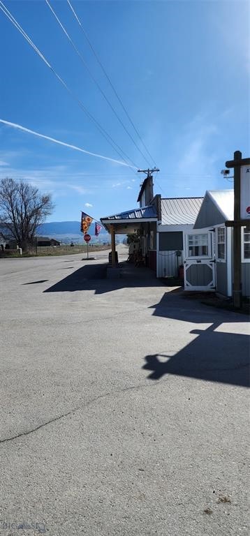 899 Three Mile Creek Road Property Photo 11