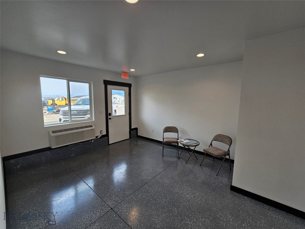 190 Skyway Boulevard 4 Property Photo 2