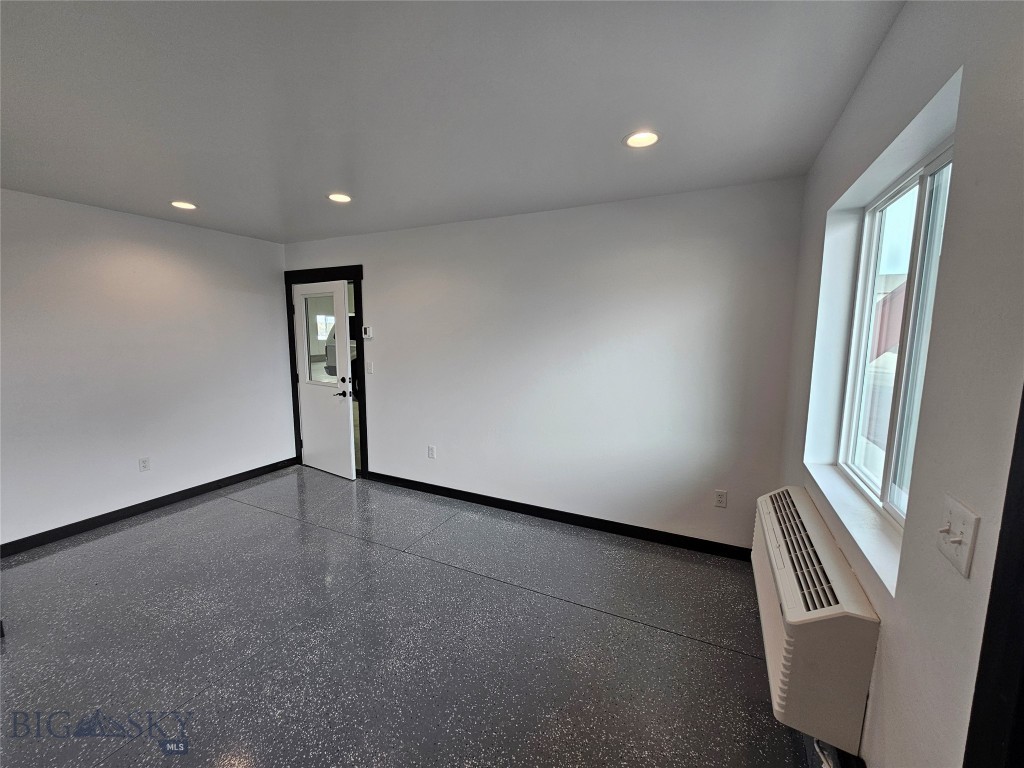 190 Skyway Boulevard 4 Property Photo 3